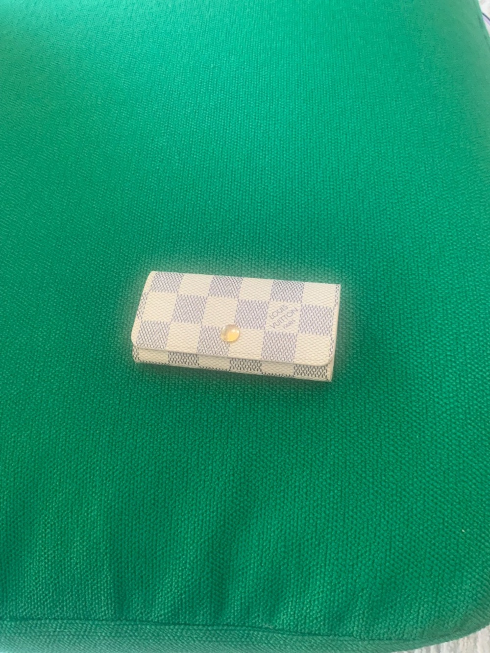 LV Azur Key Holder (4)